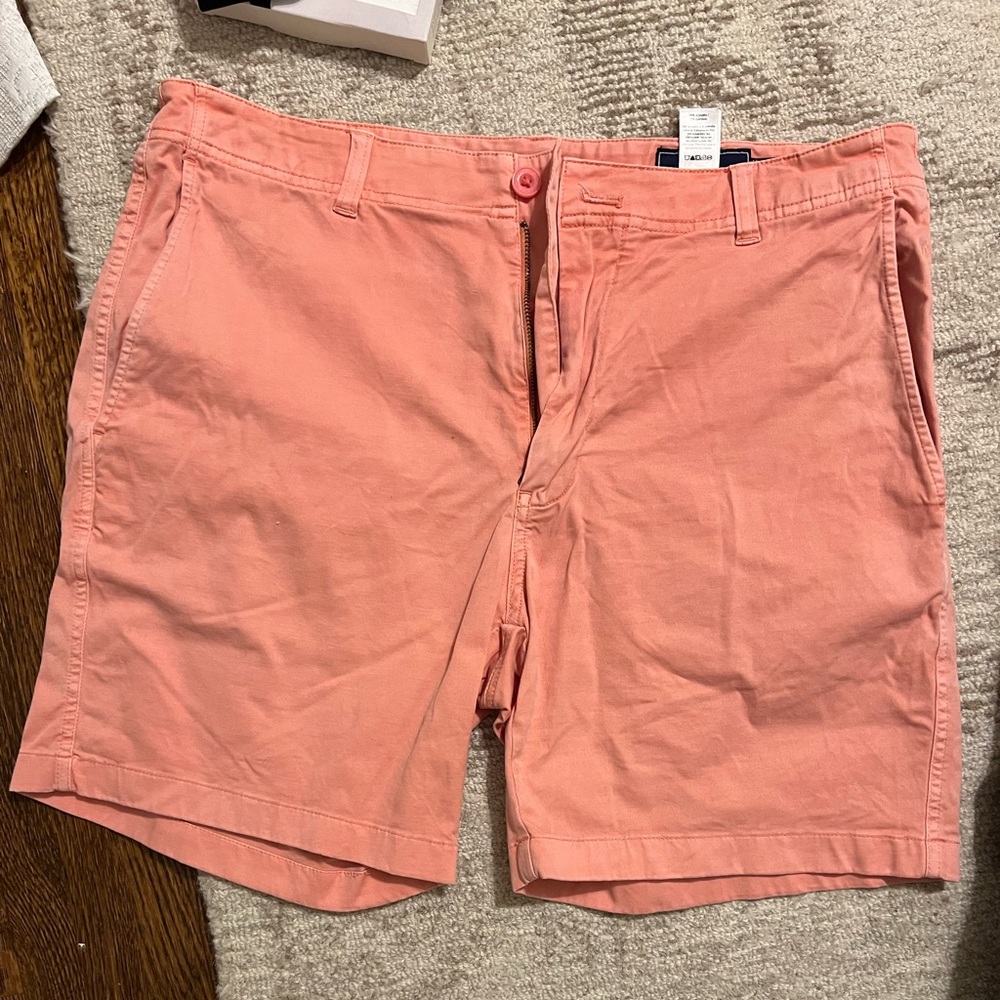 Vineyard vines salmon shorts